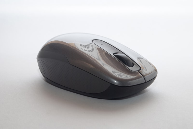 Glide Ergonomic Wireless Mouse